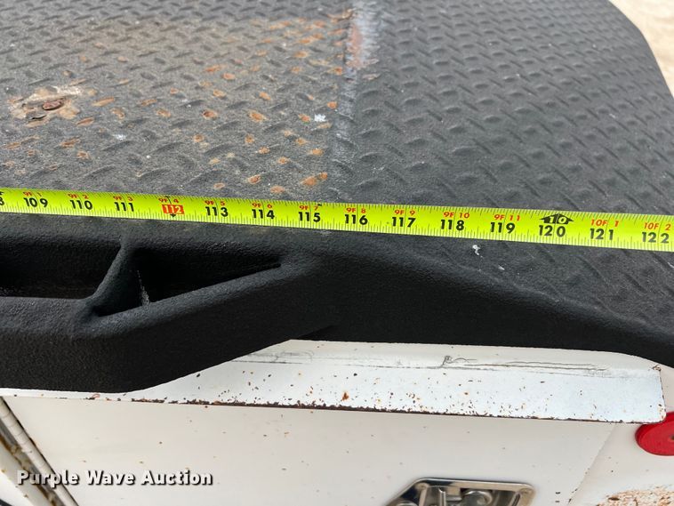 image for item KV9805 2006 Chevrolet C6500 flatbed truck