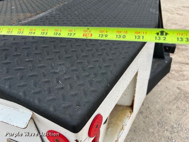 image for item KV9805 2006 Chevrolet C6500 flatbed truck