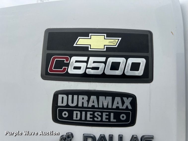 image for item KV9805 2006 Chevrolet C6500 flatbed truck