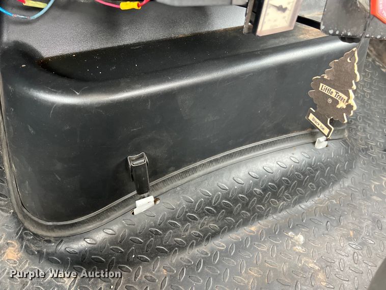 image for item KV9805 2006 Chevrolet C6500 flatbed truck