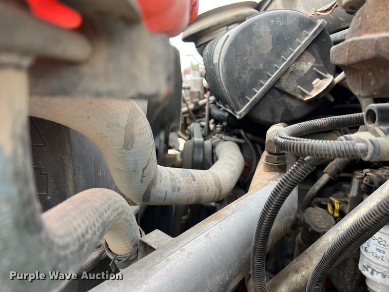 image for item KV9805 2006 Chevrolet C6500 flatbed truck