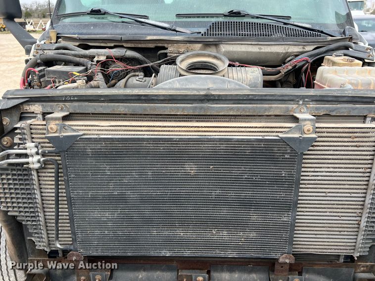 image for item KV9805 2006 Chevrolet C6500 flatbed truck