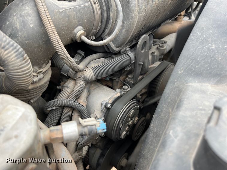 image for item KV9805 2006 Chevrolet C6500 flatbed truck