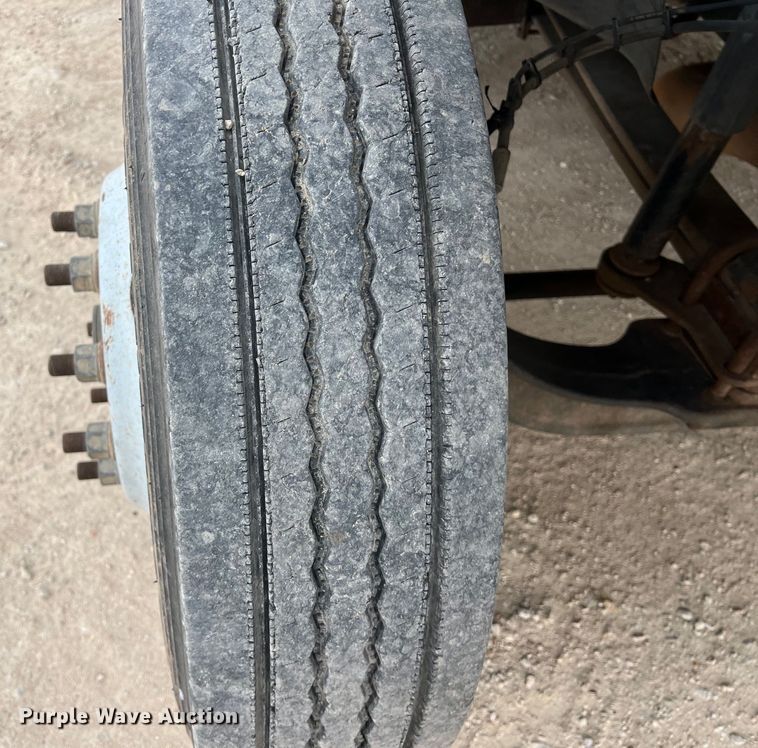 image for item KV9805 2006 Chevrolet C6500 flatbed truck