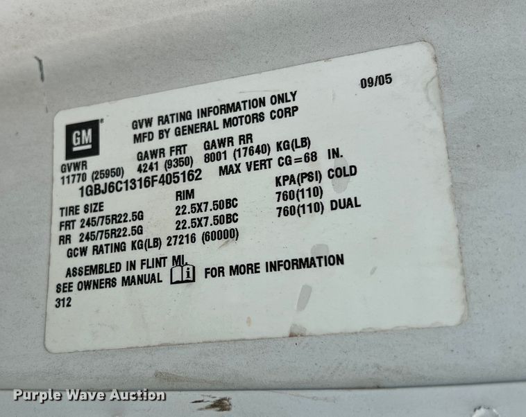 image for item KV9805 2006 Chevrolet C6500 flatbed truck