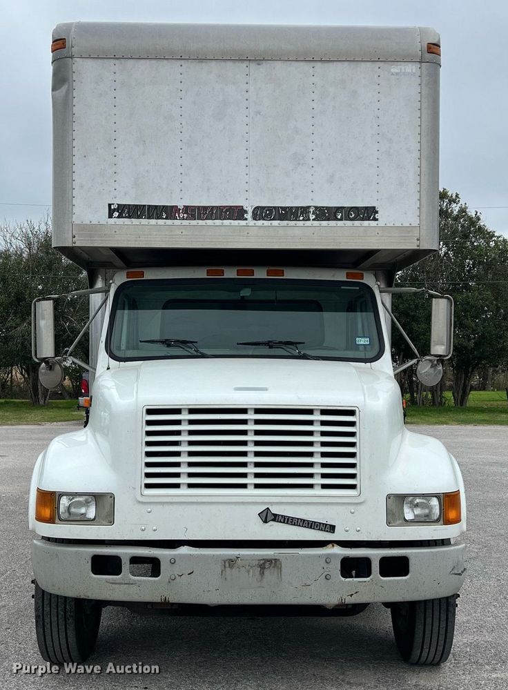 image for item KV9822 2001 International 4700 box truck