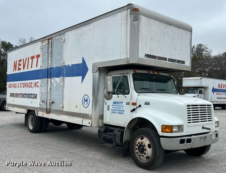 image for item KV9822 2001 International 4700 box truck