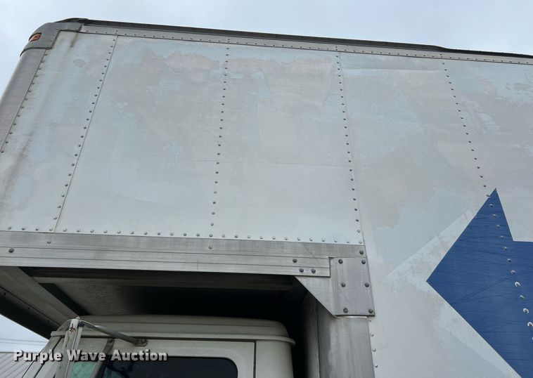 image for item KV9822 2001 International 4700 box truck