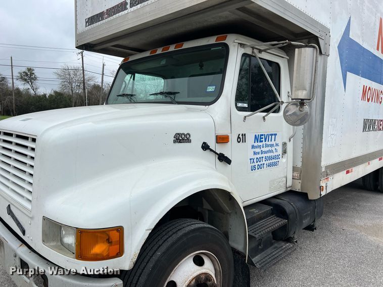 image for item KV9822 2001 International 4700 box truck