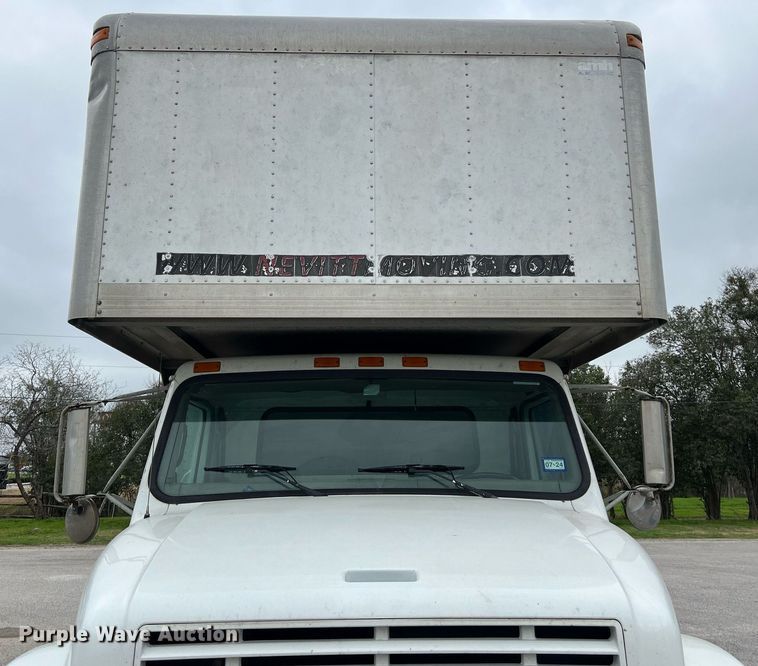 image for item KV9822 2001 International 4700 box truck