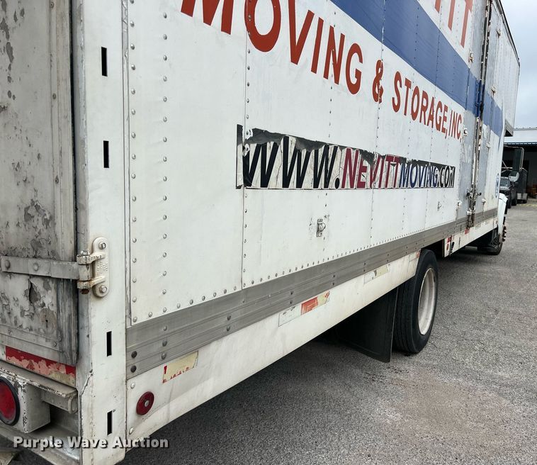 image for item KV9822 2001 International 4700 box truck