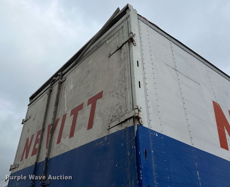 image for item KV9822 2001 International 4700 box truck