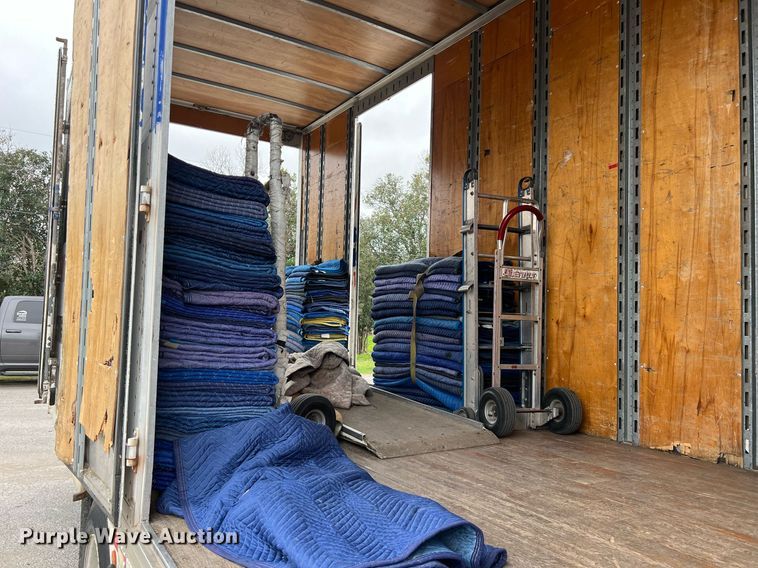 image for item KV9822 2001 International 4700 box truck