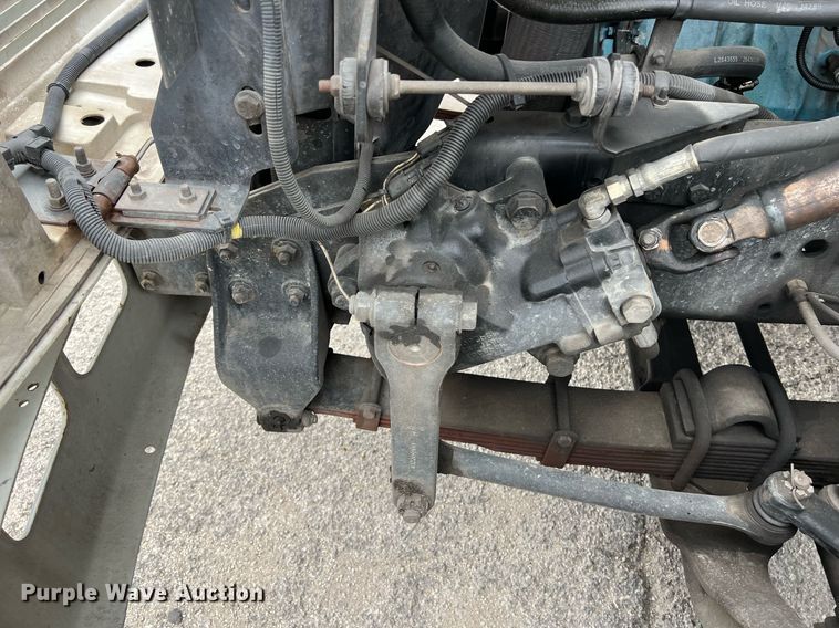 image for item KV9822 2001 International 4700 box truck