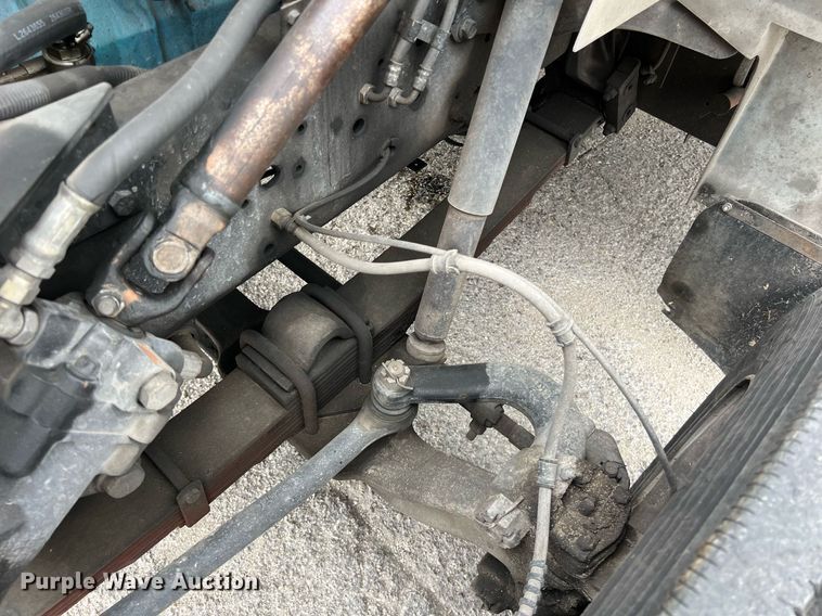 image for item KV9822 2001 International 4700 box truck