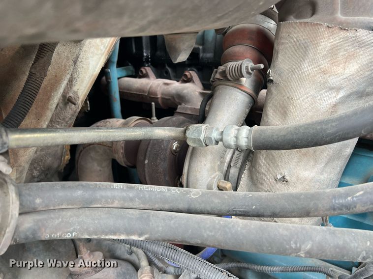 image for item KV9822 2001 International 4700 box truck