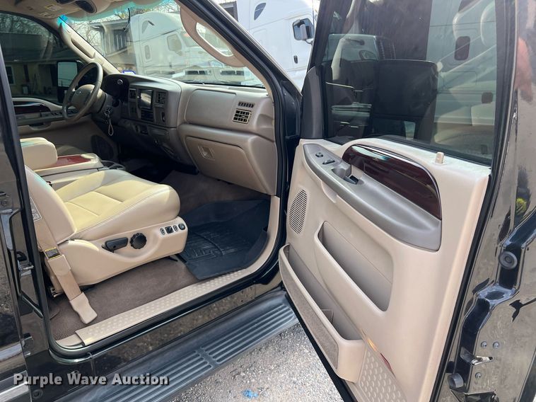 image for item KV9901 2003 Ford Excursion  SUV