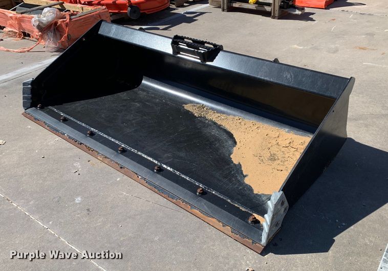 image for item KX9810 2022 Paladin S6606 skid steer bucket