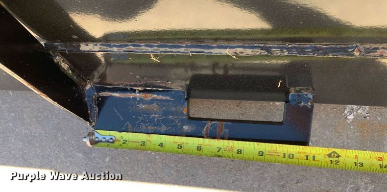 image for item KX9810 2022 Paladin S6606 skid steer bucket