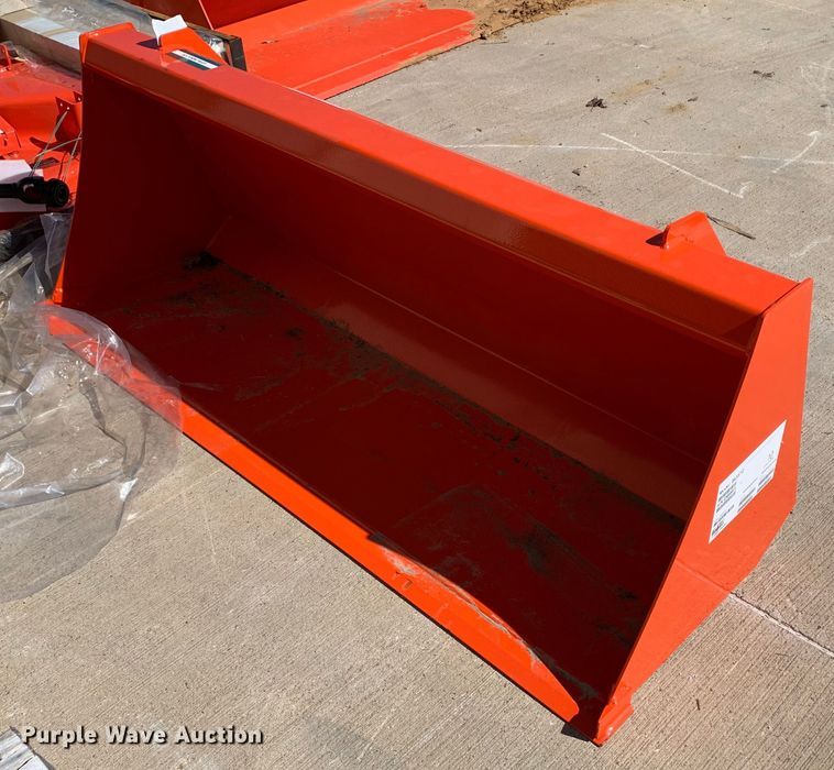 image for item KX9819 Kubota B2372 5' W loader bucket 
