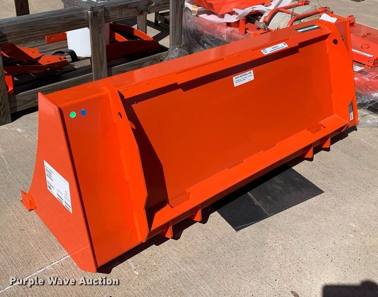 image for item KX9819 Kubota B2372 5' W loader bucket 