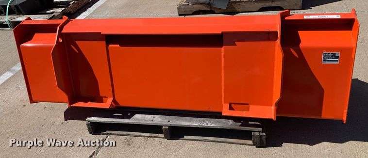 image for item KX9821 Kubota L2291 6' W loader bucket