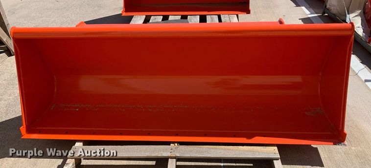 image for item KX9824 Kubota L2296 6' W loader bucket