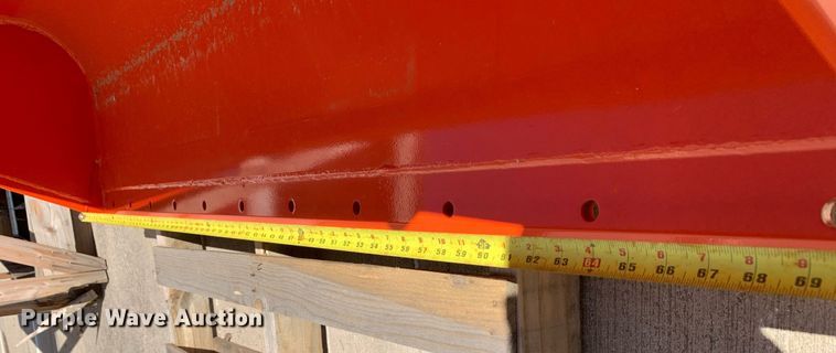 image for item KX9824 Kubota L2296 6' W loader bucket