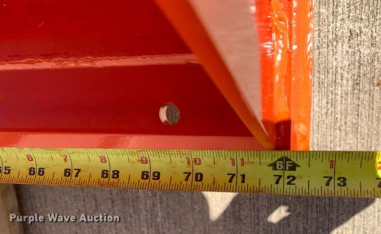 image for item KX9824 Kubota L2296 6' W loader bucket