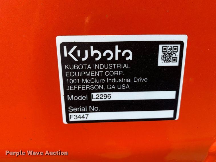 image for item KX9824 Kubota L2296 6' W loader bucket