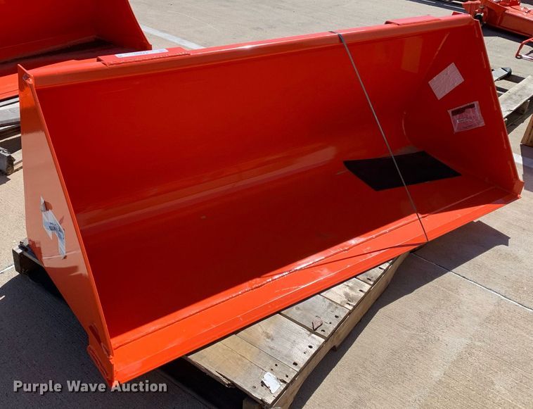 image for item KX9825 Kubota M1811 6' W loader bucket