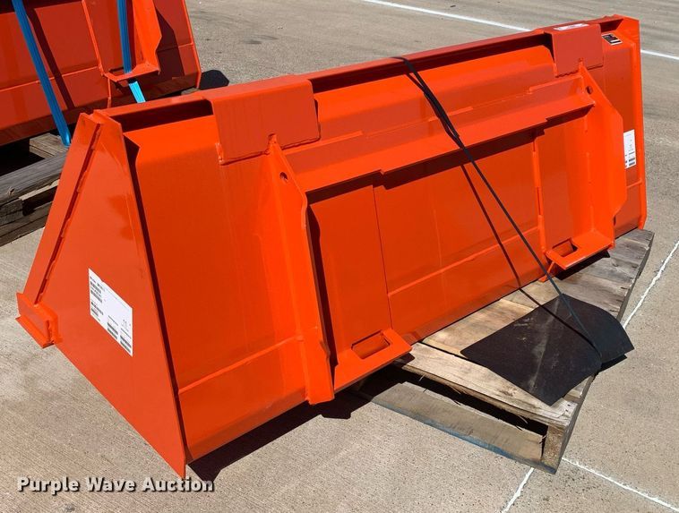image for item KX9825 Kubota M1811 6' W loader bucket