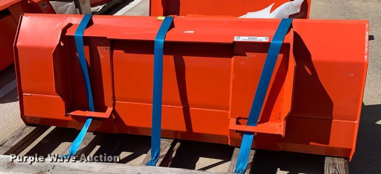 image for item KX9826 Kubota 2296 6' W loader bucket 