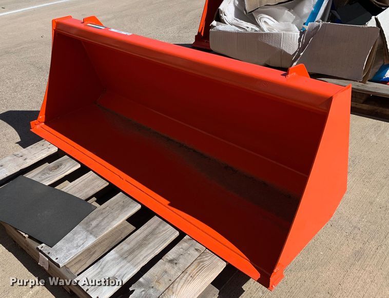 image for item KX9827 Kubota B2372 5' W loader bucket