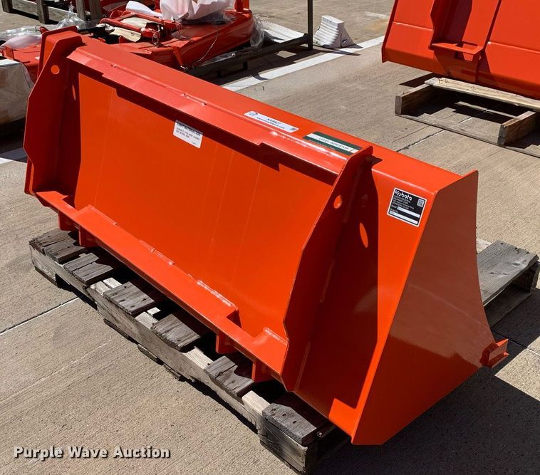 image for item KX9827 Kubota B2372 5' W loader bucket