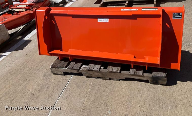 image for item KX9827 Kubota B2372 5' W loader bucket