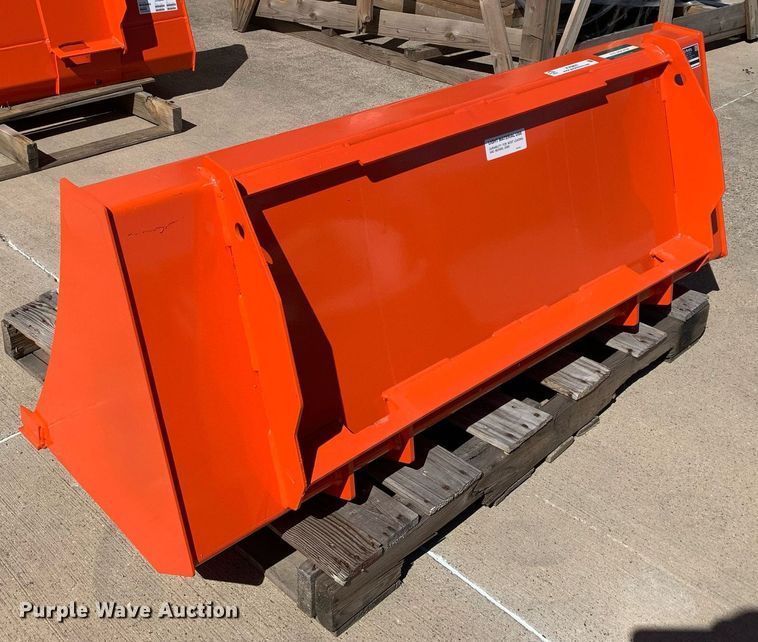 image for item KX9827 Kubota B2372 5' W loader bucket