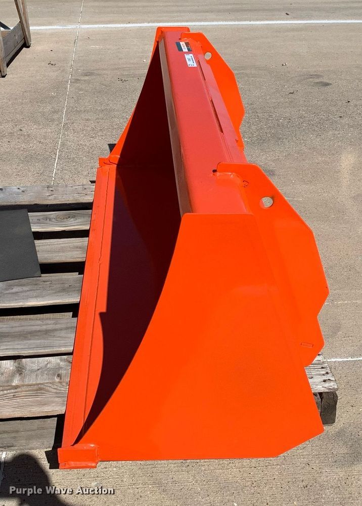 image for item KX9827 Kubota B2372 5' W loader bucket