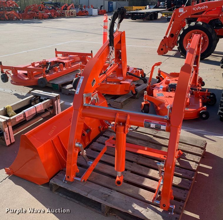 image for item KX9828 Kubota  LA344 4' W loader bucket
