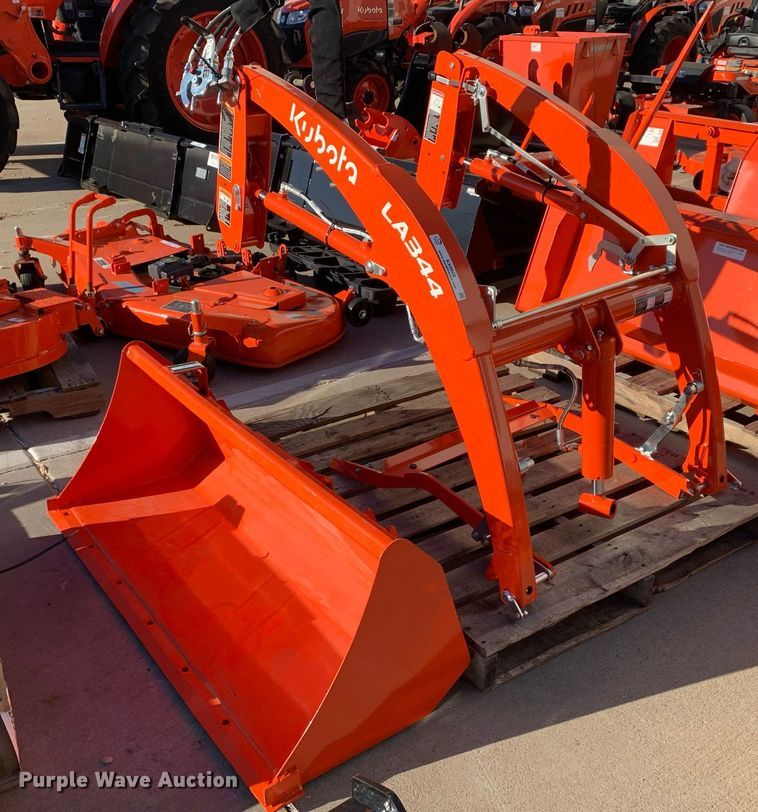 image for item KX9828 Kubota  LA344 4' W loader bucket