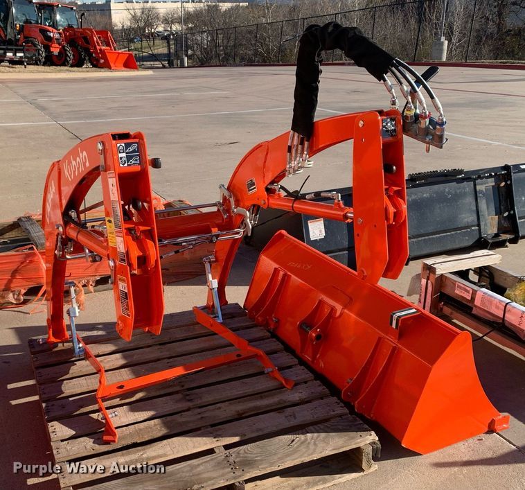 image for item KX9828 Kubota  LA344 4' W loader bucket