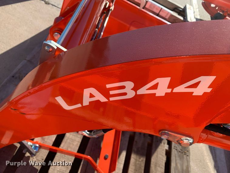 image for item KX9828 Kubota  LA344 4' W loader bucket