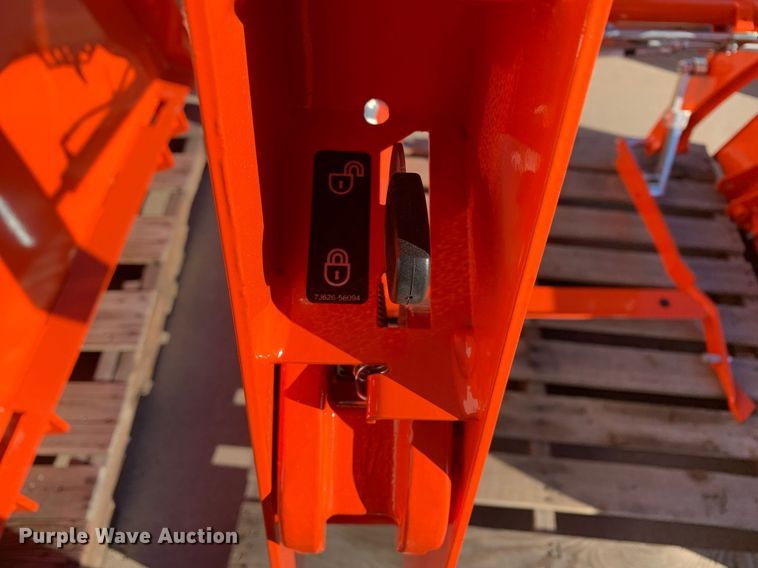 image for item KX9828 Kubota  LA344 4' W loader bucket