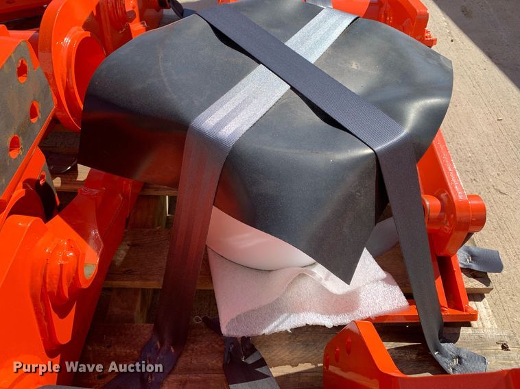 image for item KX9831 Kubota loader braces 