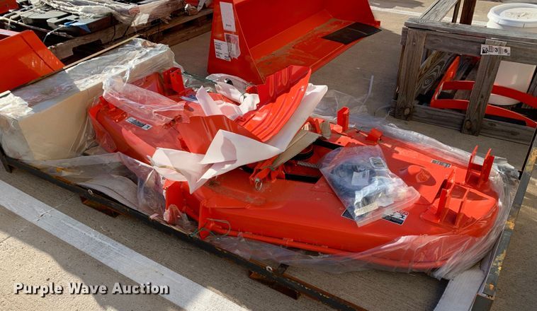 image for item KX9837 Kubota RC72-40LX 6' W mower deck 