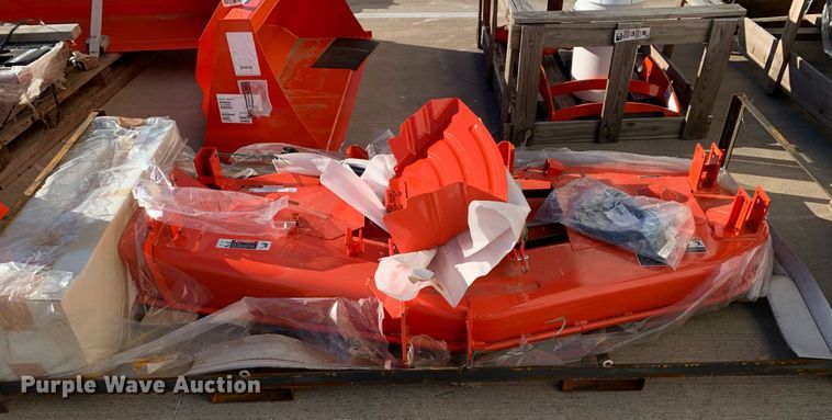 image for item KX9837 Kubota RC72-40LX 6' W mower deck 