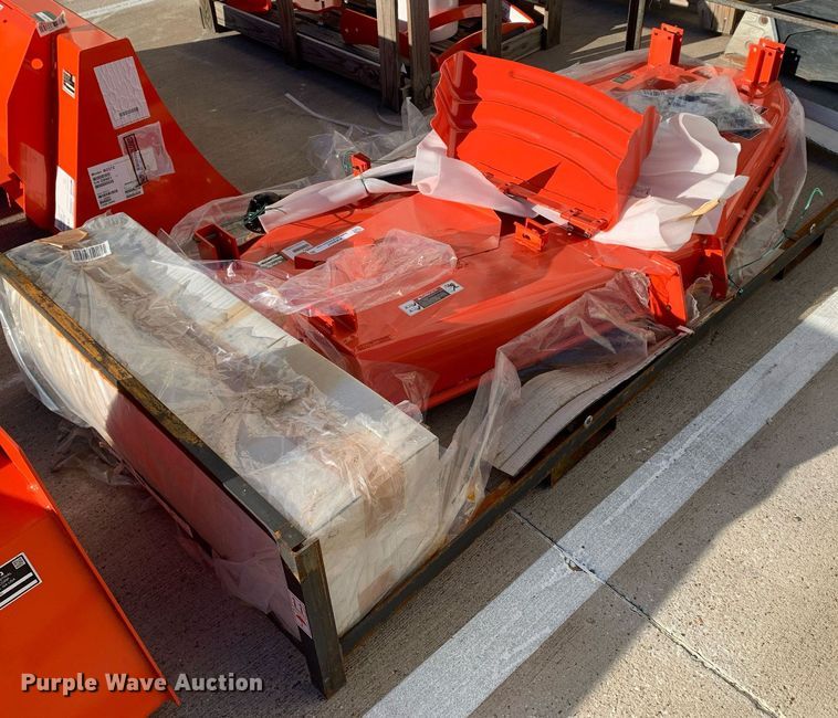 image for item KX9837 Kubota RC72-40LX 6' W mower deck 