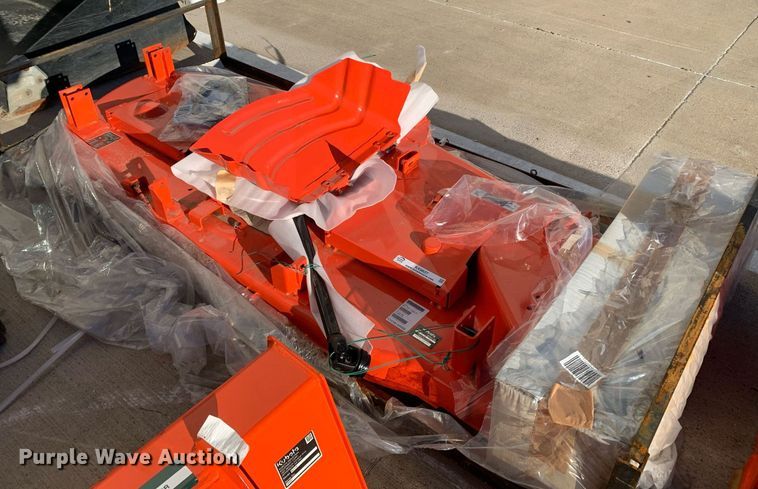 image for item KX9837 Kubota RC72-40LX 6' W mower deck 