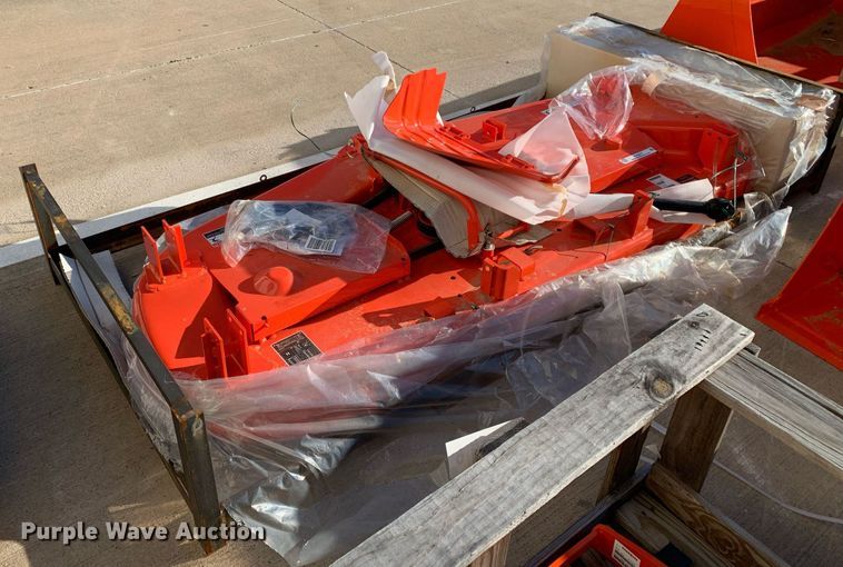 image for item KX9837 Kubota RC72-40LX 6' W mower deck 