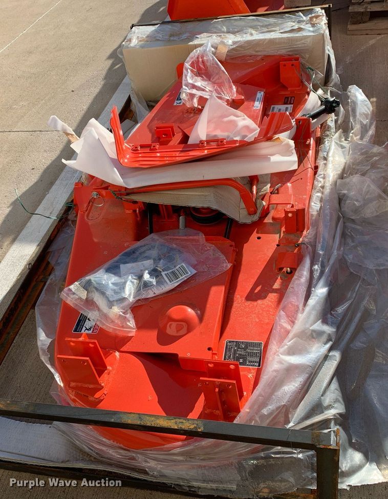 image for item KX9837 Kubota RC72-40LX 6' W mower deck 